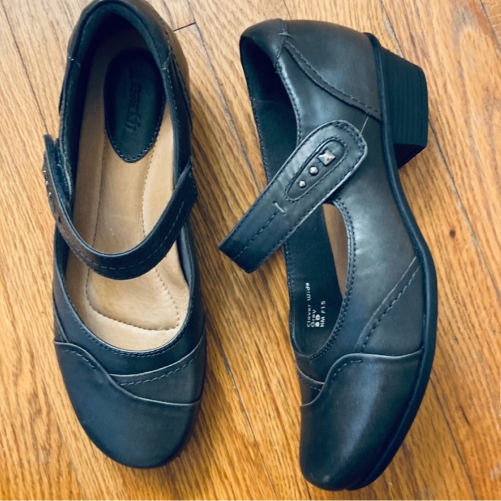 ✨Earth gray padded slip resistant size 7.5 shoes✨